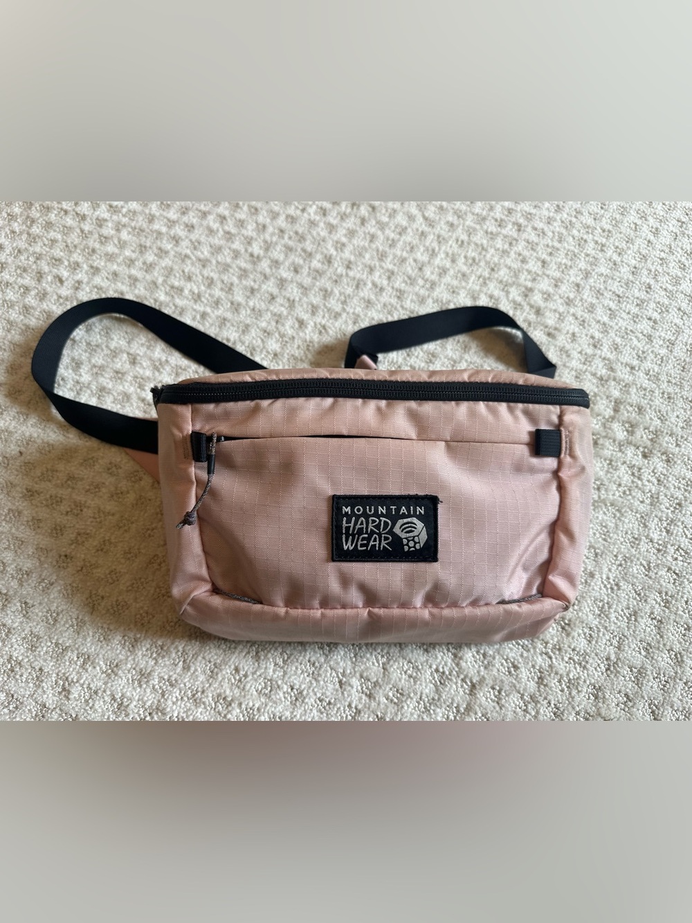 Mountain Hardwear Blush Pink Fanny Pack Waist Pack with Black Strap